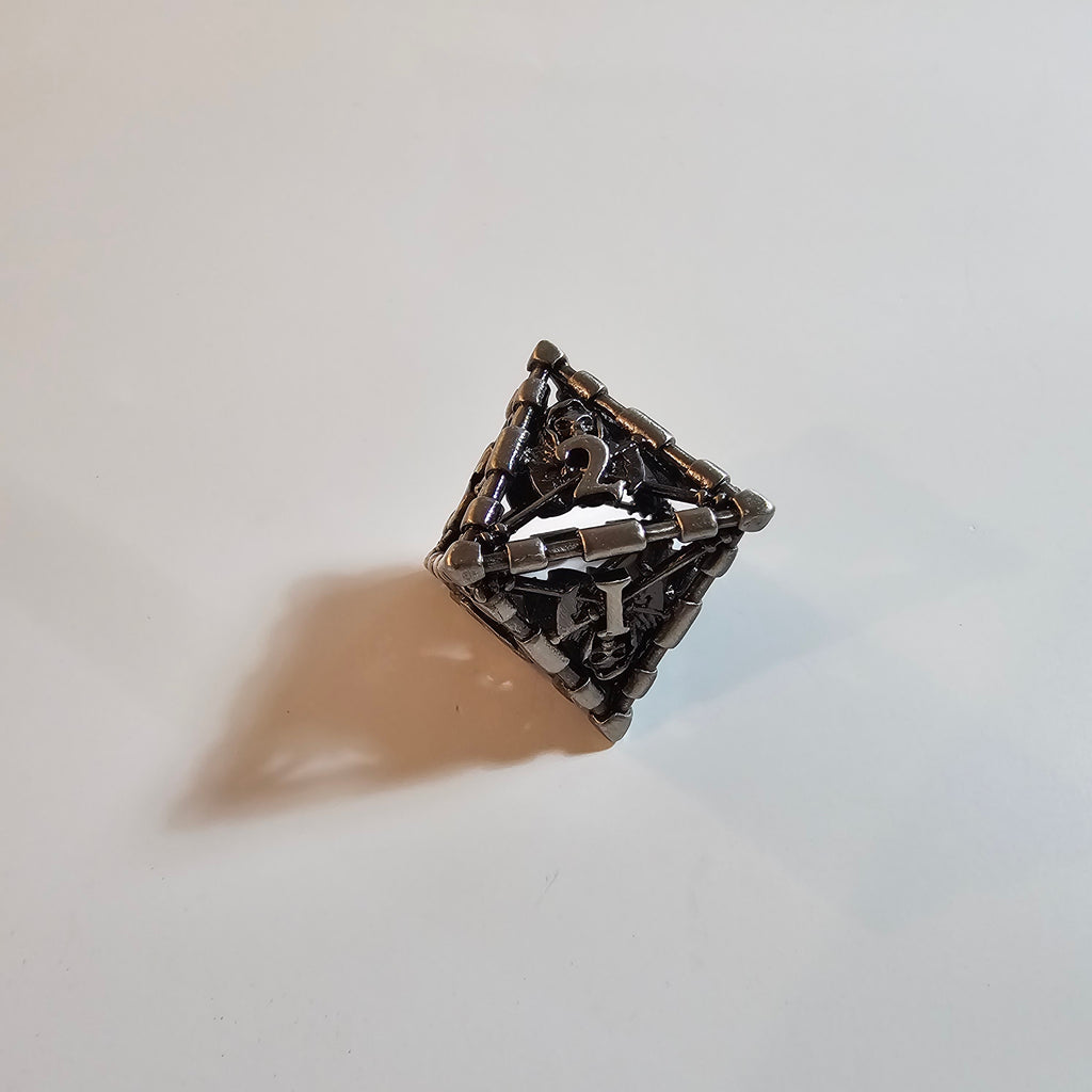 Jeu de dés en métal creux « Faucheuse »