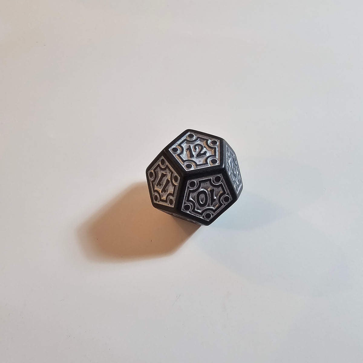 Set di dadi acrilici celtici bianchi
