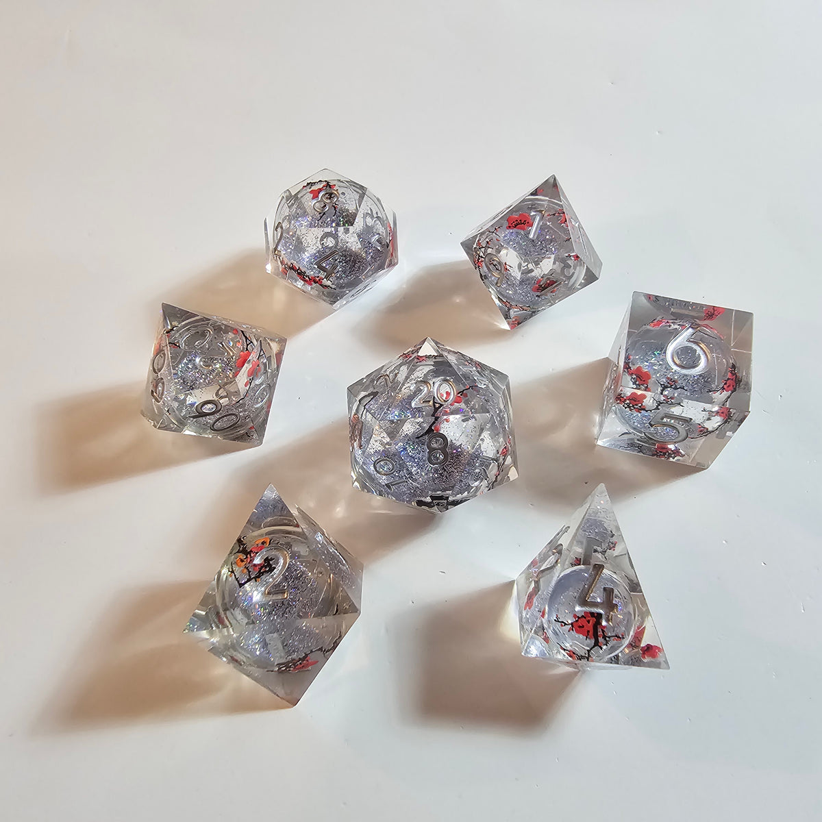 Ensemble de dés en résine à cœur liquide fleurs de cerisier en cristal