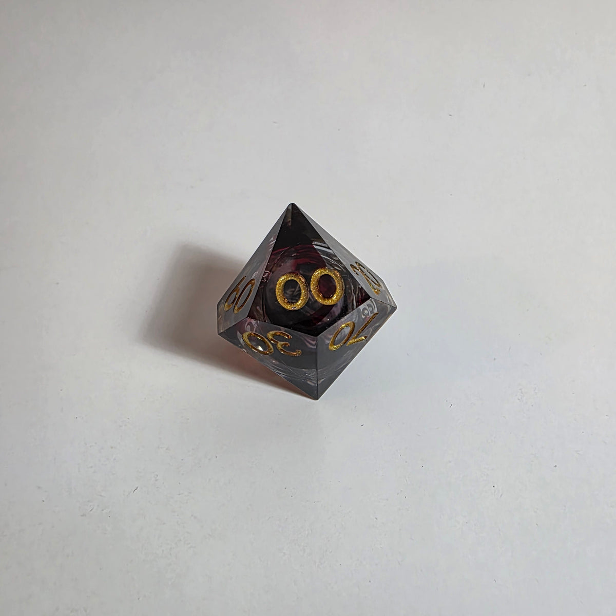 Set de dados de resina con núcleo líquido de calaveras sangrientas