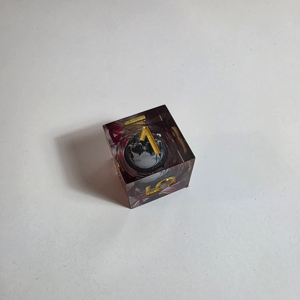 Set de dados de resina con núcleo líquido de calaveras sangrientas