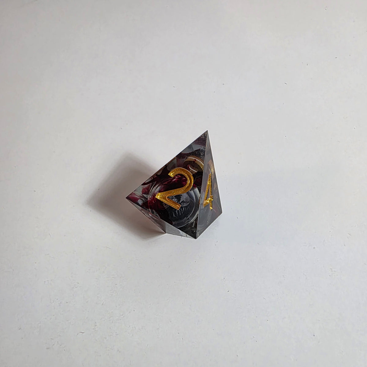 Set de dados de resina con núcleo líquido de calaveras sangrientas