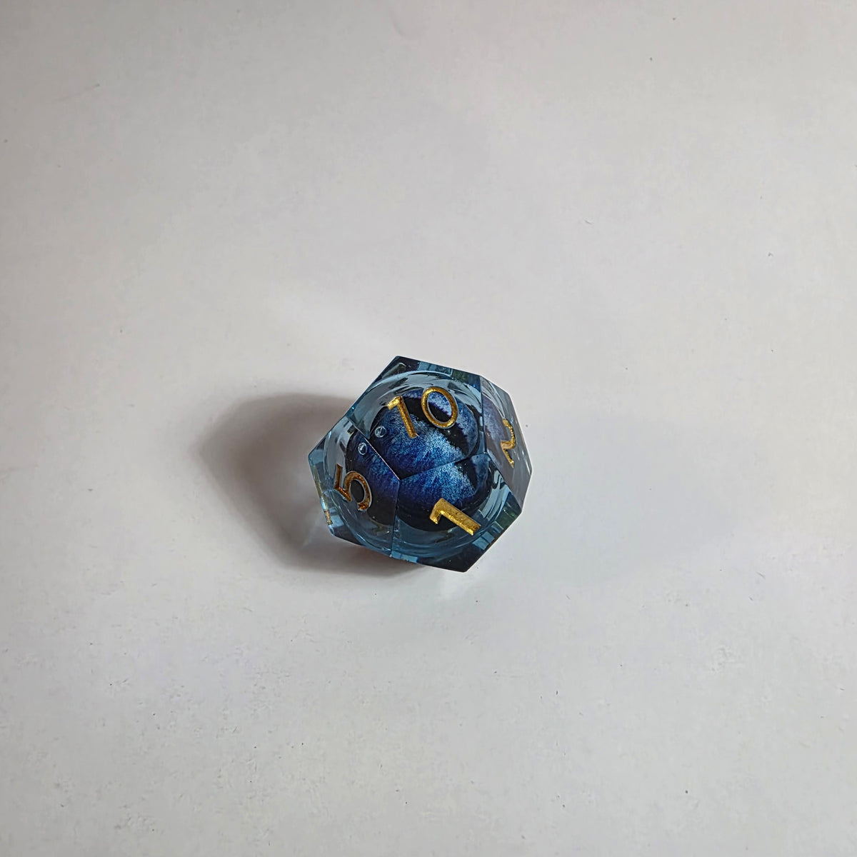 Set di dadi in resina a nucleo liquido Blue Dragon Eyes