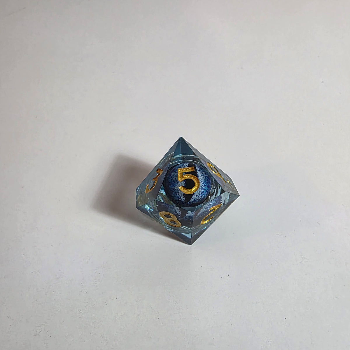 Set di dadi in resina a nucleo liquido Blue Dragon Eyes