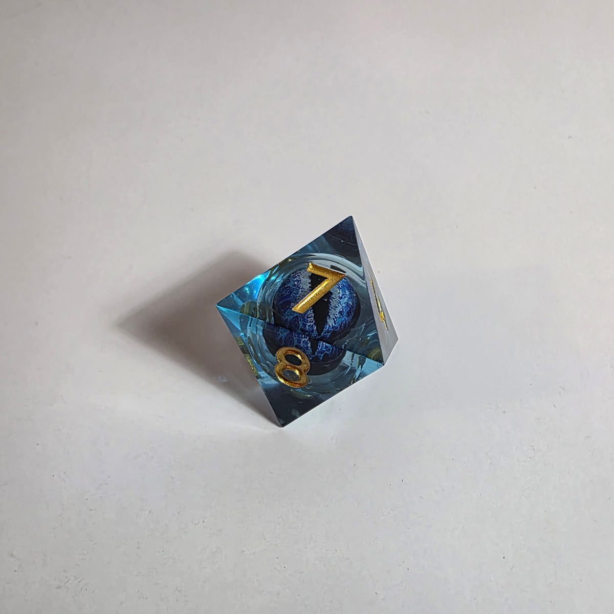 Set di dadi in resina a nucleo liquido Blue Dragon Eyes