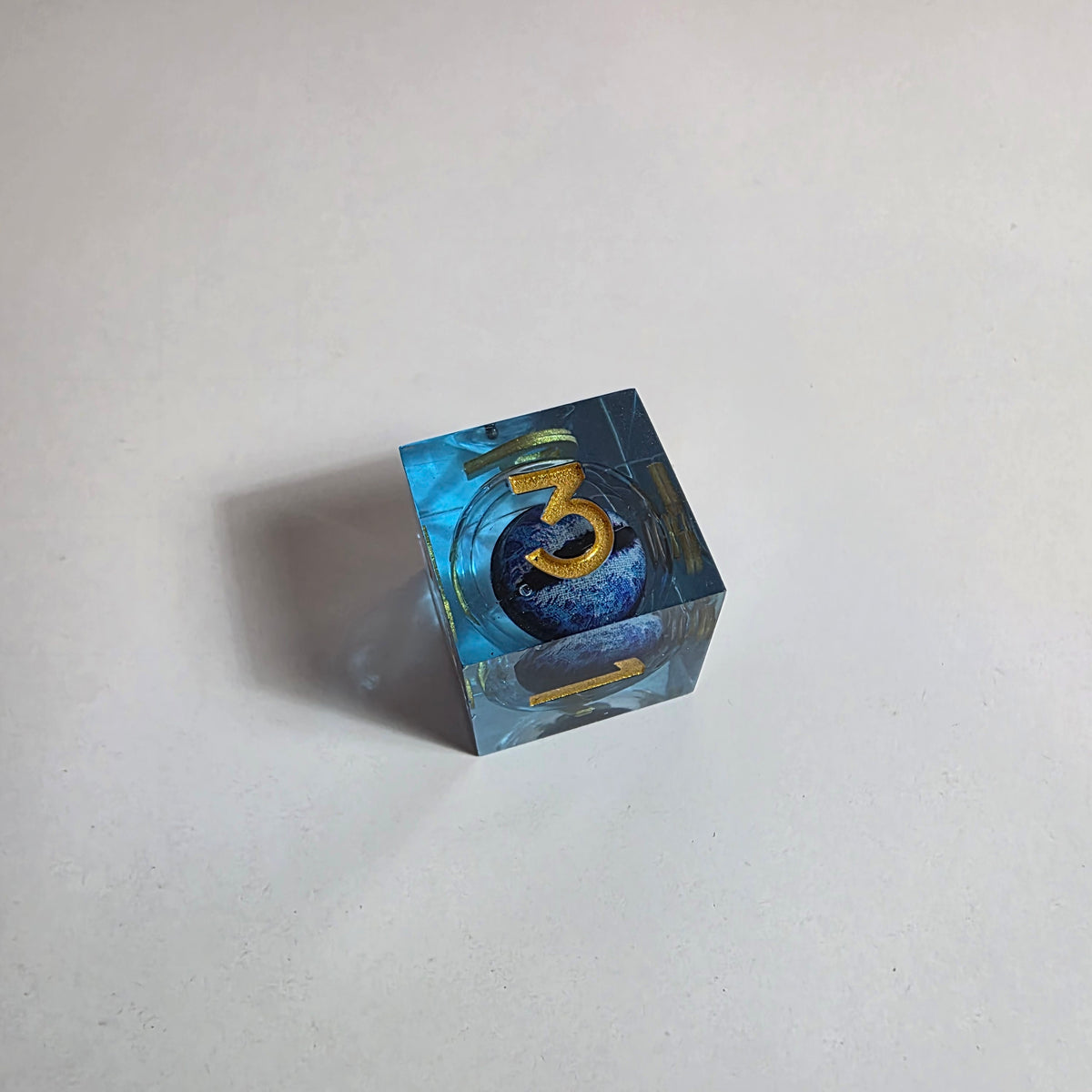 Set di dadi in resina a nucleo liquido Blue Dragon Eyes