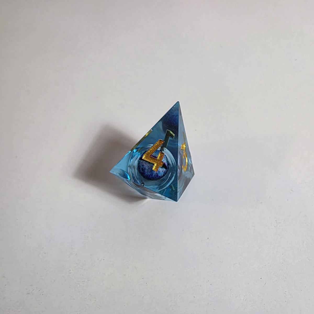 Set di dadi in resina a nucleo liquido Blue Dragon Eyes