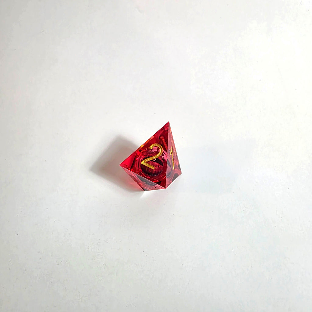 Juego de dados de resina con núcleo líquido Ojo de Dragón Rojo