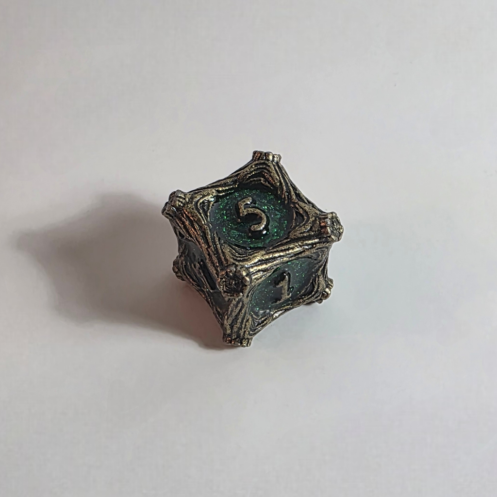 مجموعة نرد معدنية صلبة بتصميم عقدة درويد الخشبية