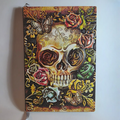 Notizbuch mit buntem Totenkopf