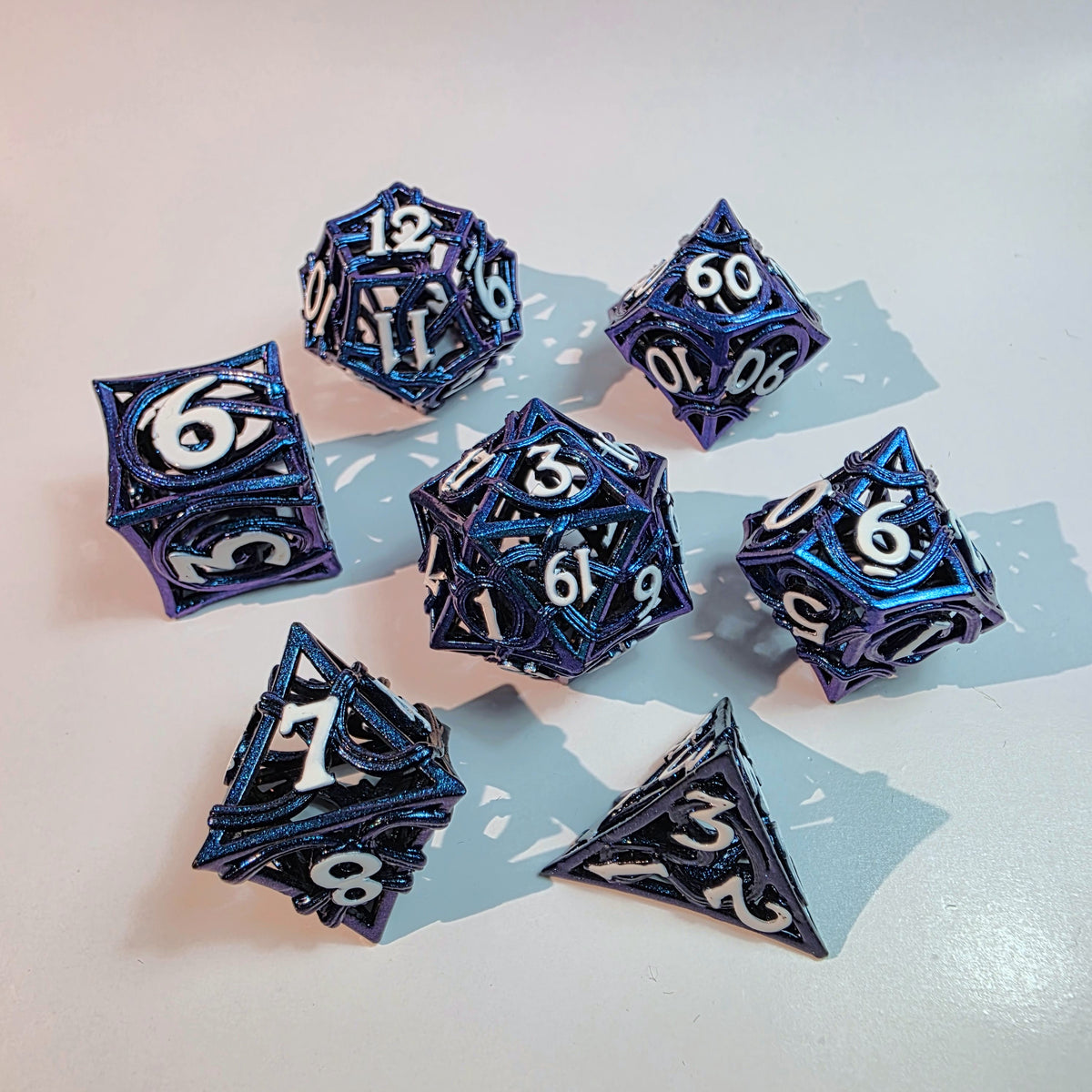 Blaues Elementar-Hohlmetall-Würfelset