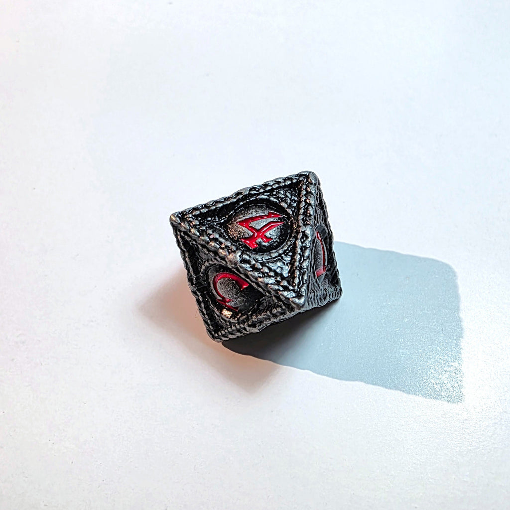 Set di dadi in metallo pieno Black Eye