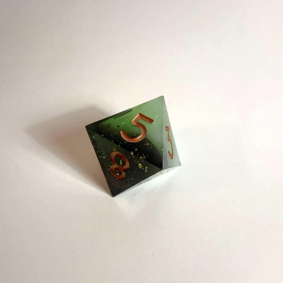 Ensemble de dés en résine Veilwood Shade à bords tranchants