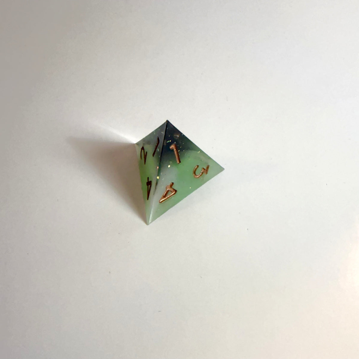 Ensemble de dés en résine Veilwood Shade à bords tranchants