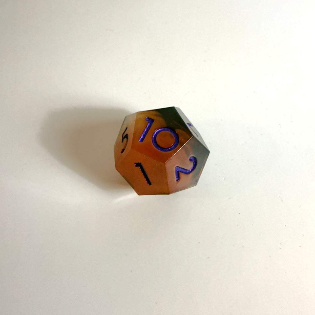 Set di dadi in resina a spigolo vivo Umbral Blaze