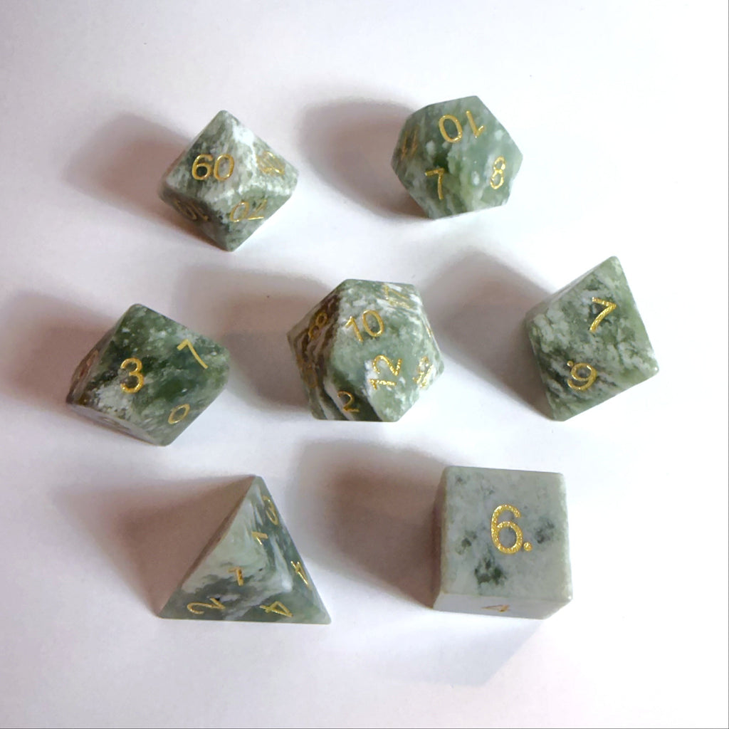 Jade-Edelstein-Würfelset
