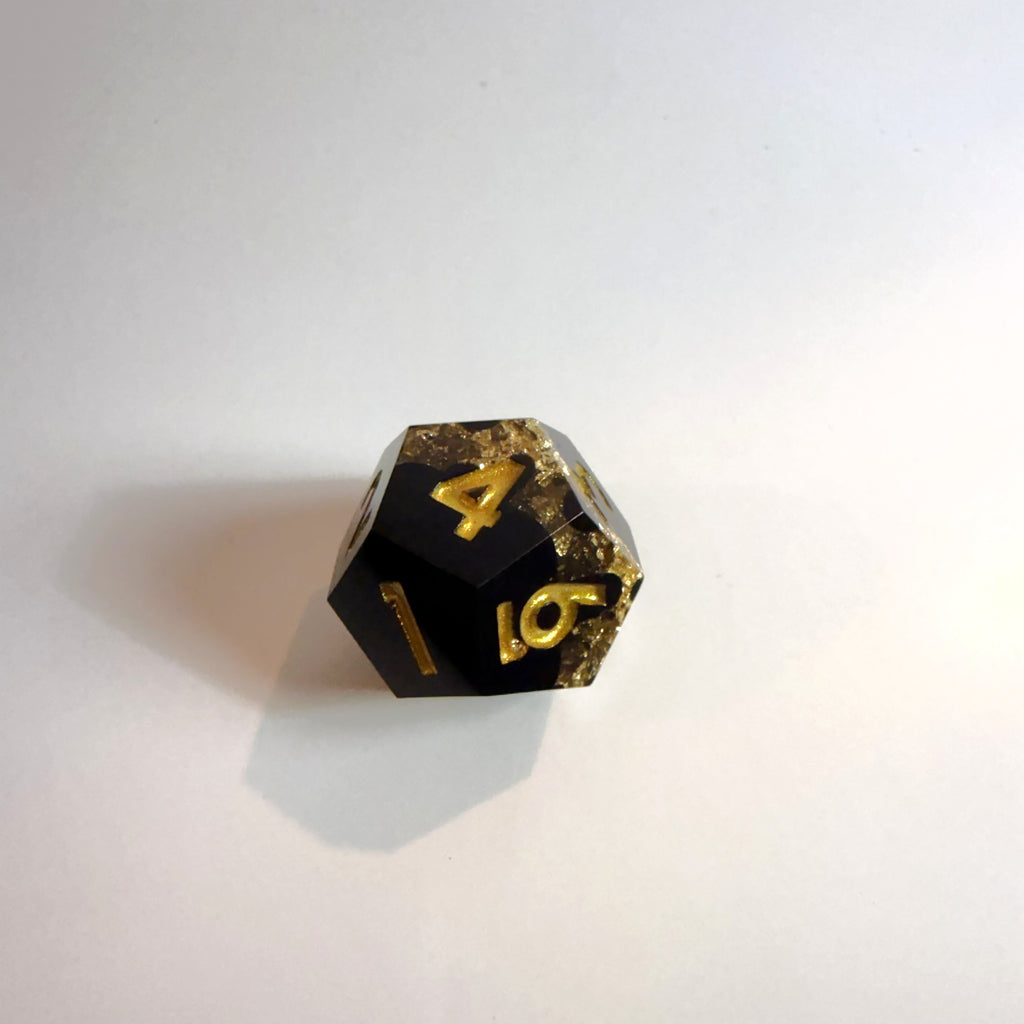 Juego de dados de resina de borde afilado con banda dorada