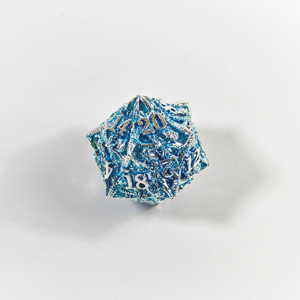 Set di dadi in metallo cavo color argento e blu con testa di drago
