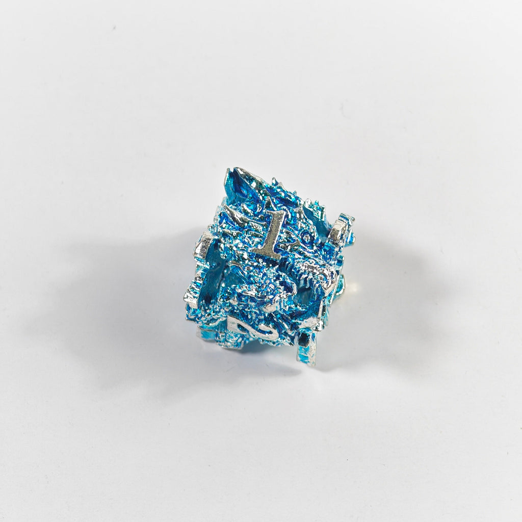 Set di dadi in metallo cavo color argento e blu con testa di drago