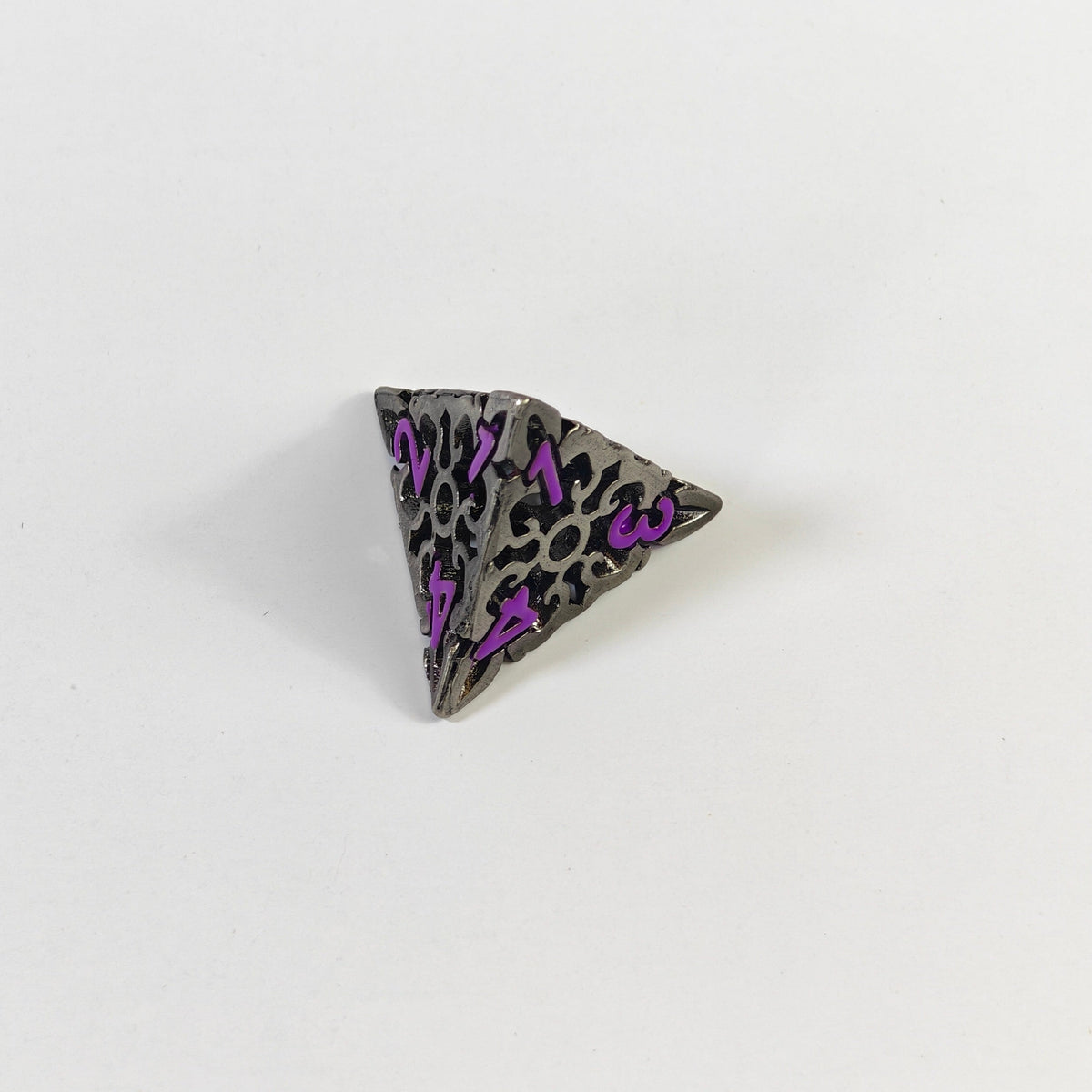 Set di dadi in metallo cavo viola con nodo celtico