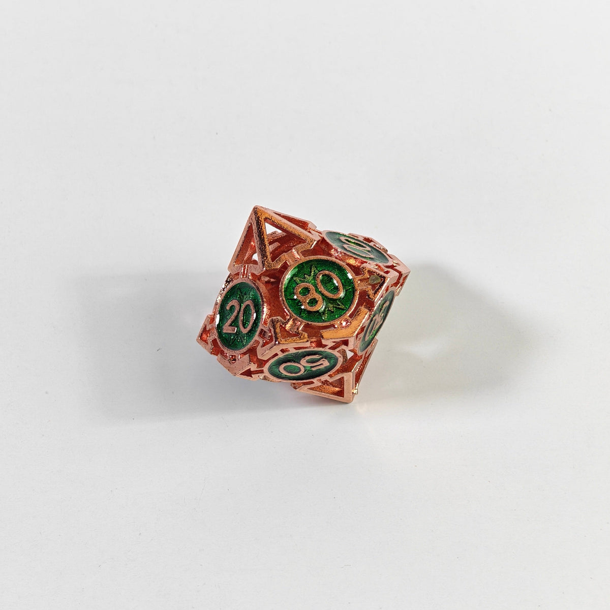 Ensemble de dés en métal creux, motif flèche verte, or rose