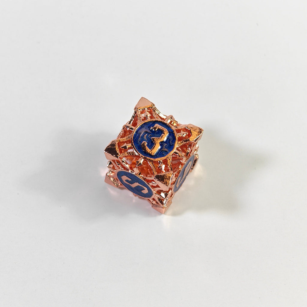 Set de dados de metal hueco con flecha azul y oro rosa