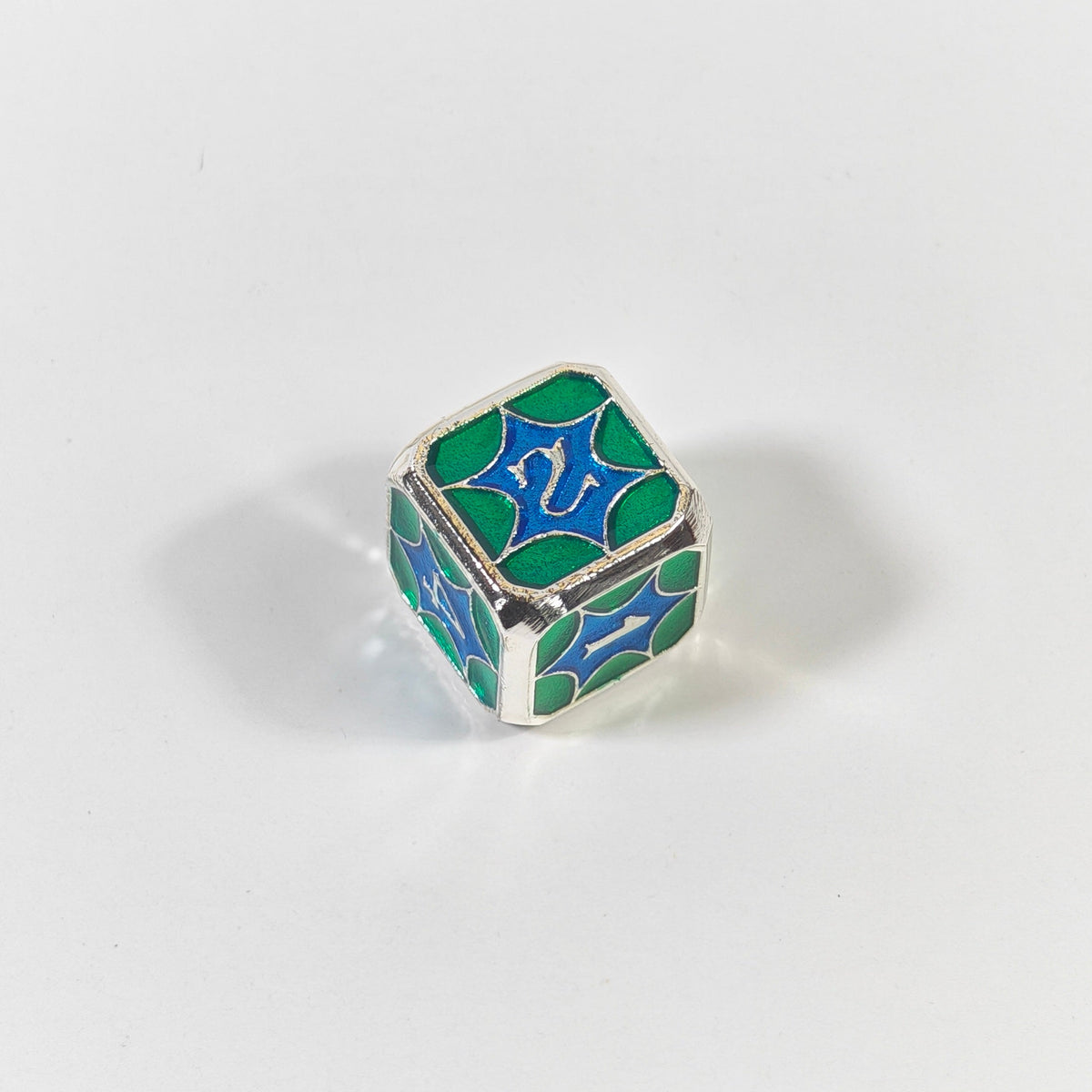 Jeu de dés en métal massif motif toile d'araignée bleu-vert