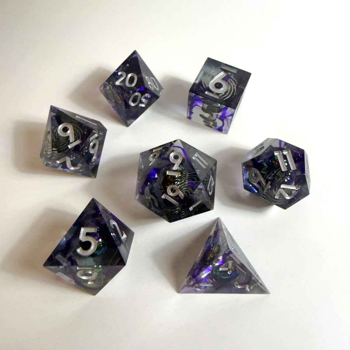 Set di dadi in resina Galaxy Void a spigolo vivo