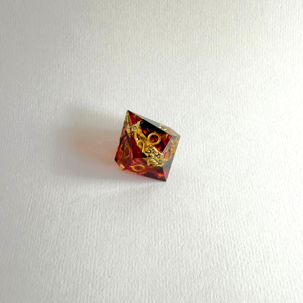 Set de dés en résine à bords tranchants rouge vif