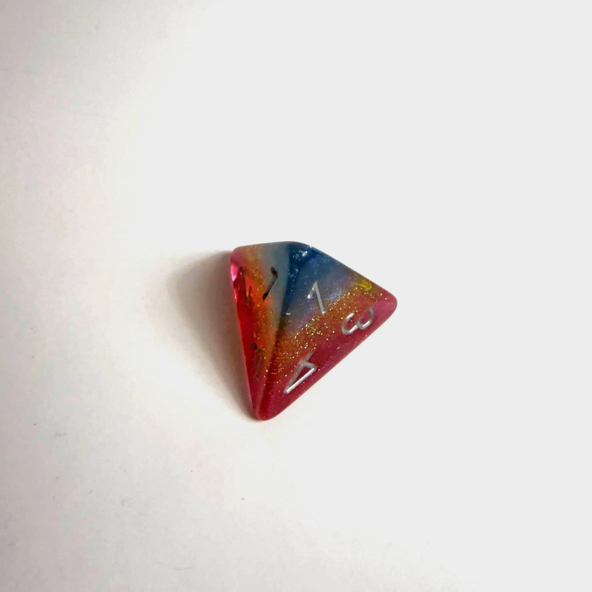 Acryl-Würfelset in den Farben der pansexuellen Flagge
